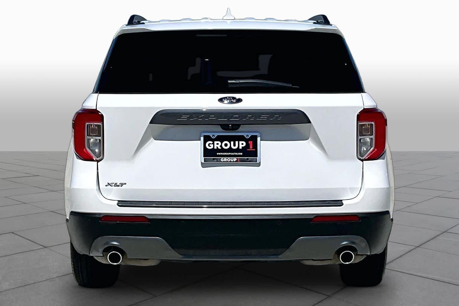 Used 2024 Star White Metallic Tri-Coat Ford XLT image 4