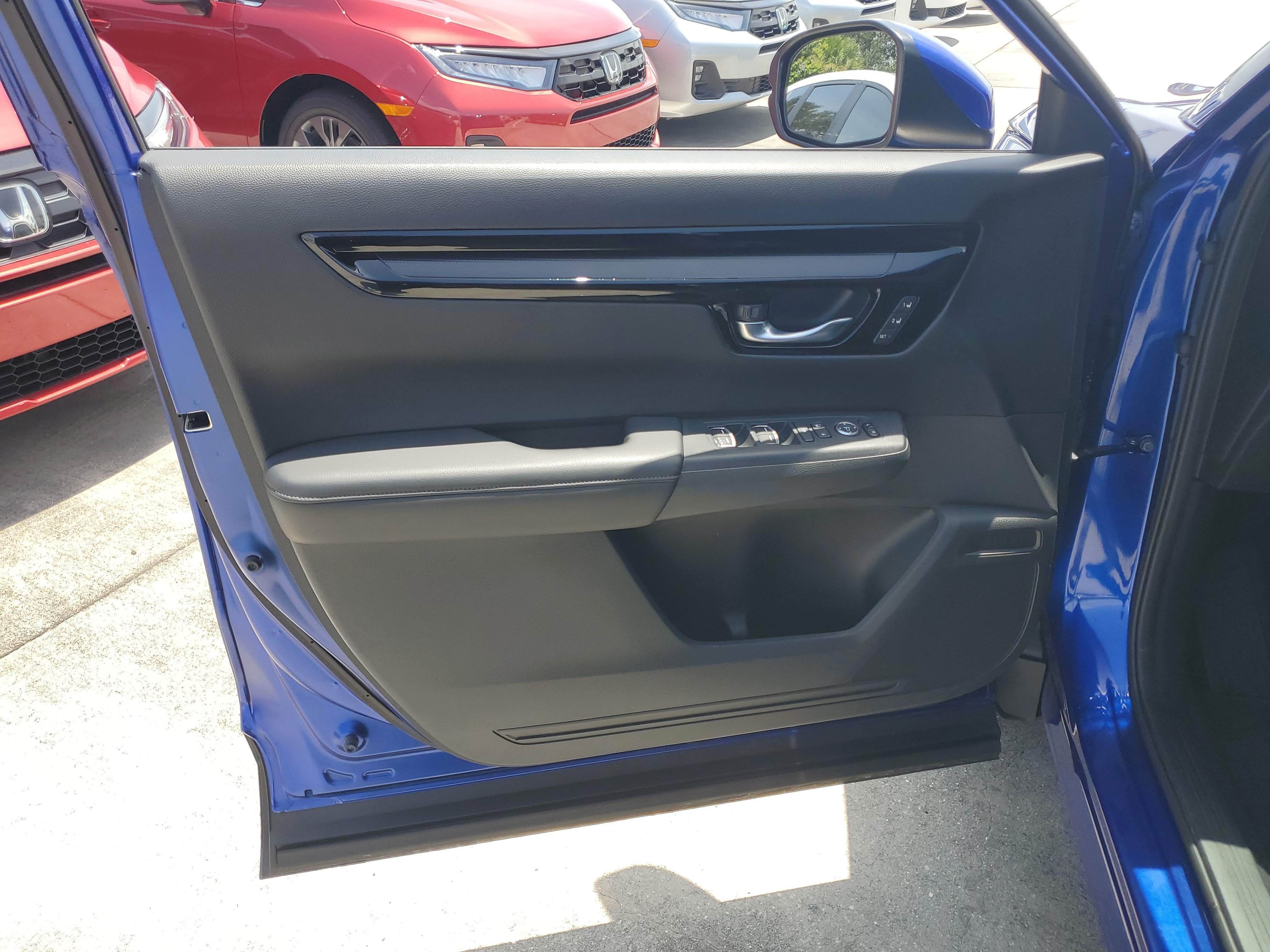 Used 2024 Sparkle Silver Honda EX-L image 21