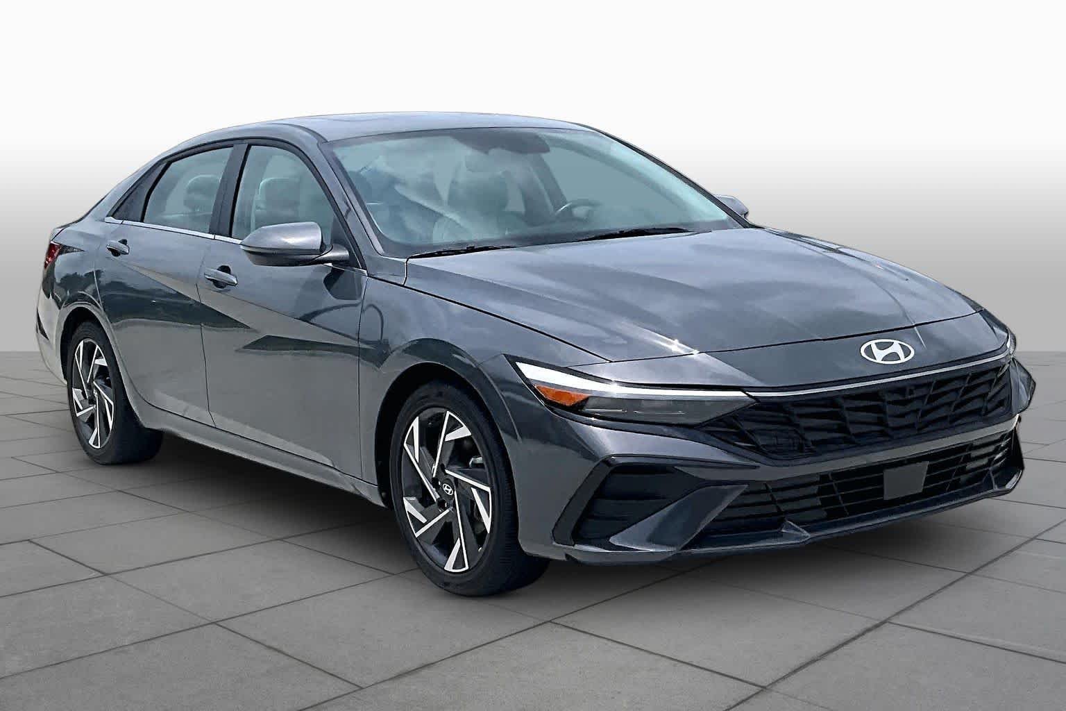 Used 2025 Ecotronic Gray Hyundai Limited image 3