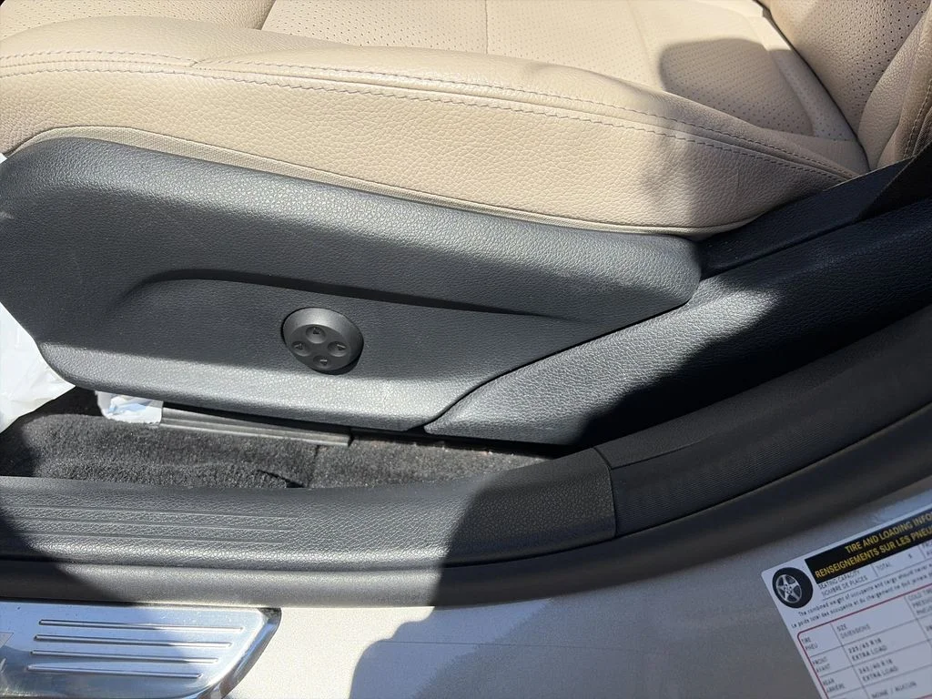 Used 2021  Mercedes-Benz C 300 image 12