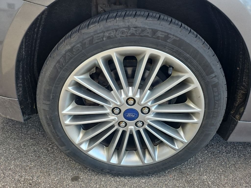Used 2014  Ford SE image 13