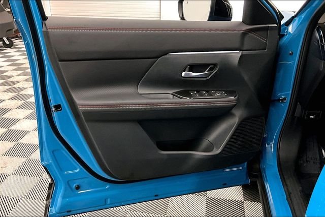 New 2026 Arctic Ice Blue Metallic with Super Black Roof Nissan SR image 30