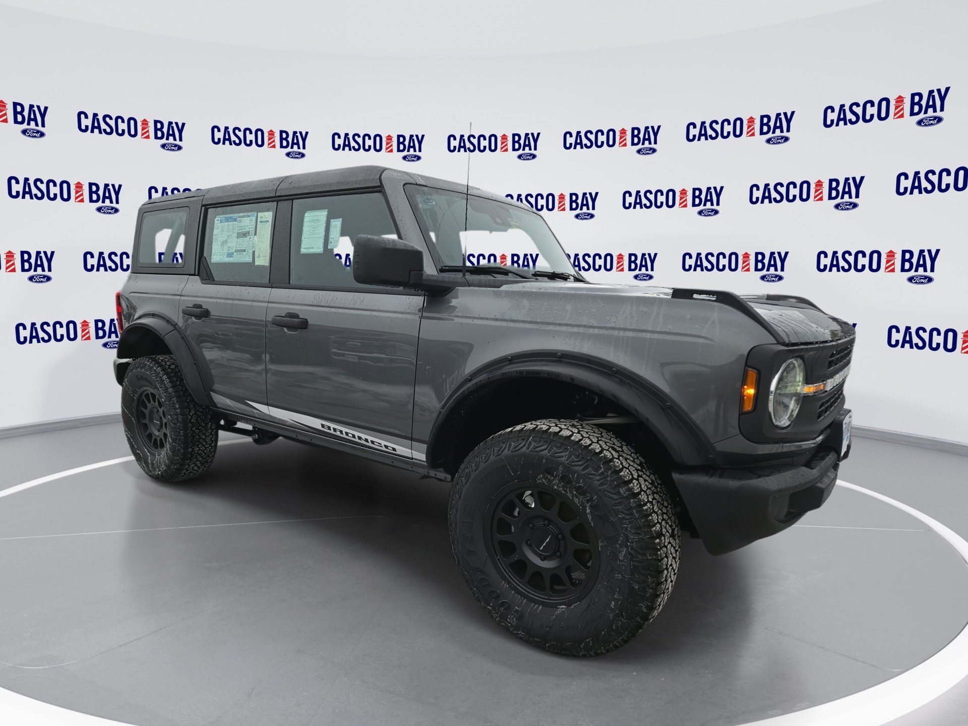 2025 Ford Bronco Base 4x4's photo