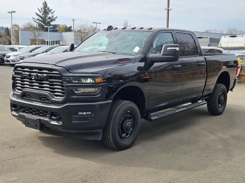 New 2025 Diamond Black Crystal Pearl-Coat Exterior Paint RAM Tradesman image 3