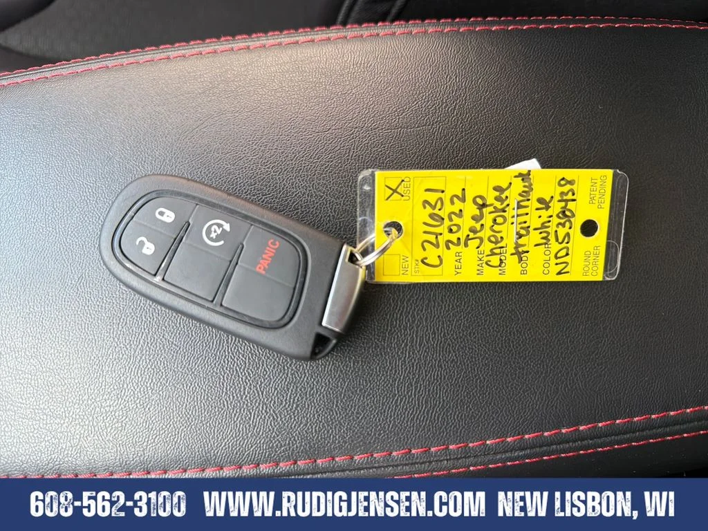 Used 2022 White Jeep Trailhawk image 28