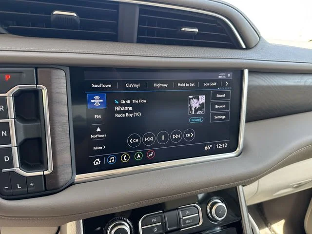 Used 2021 White GMC Denali image 21