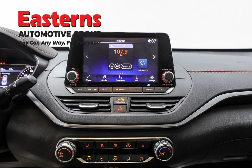 Used 2022 Black Nissan 2.5 SR image 12