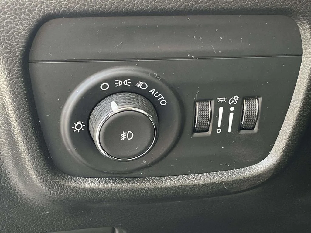 Used 2024 Bright White Clearcoat Jeep Limited image 9
