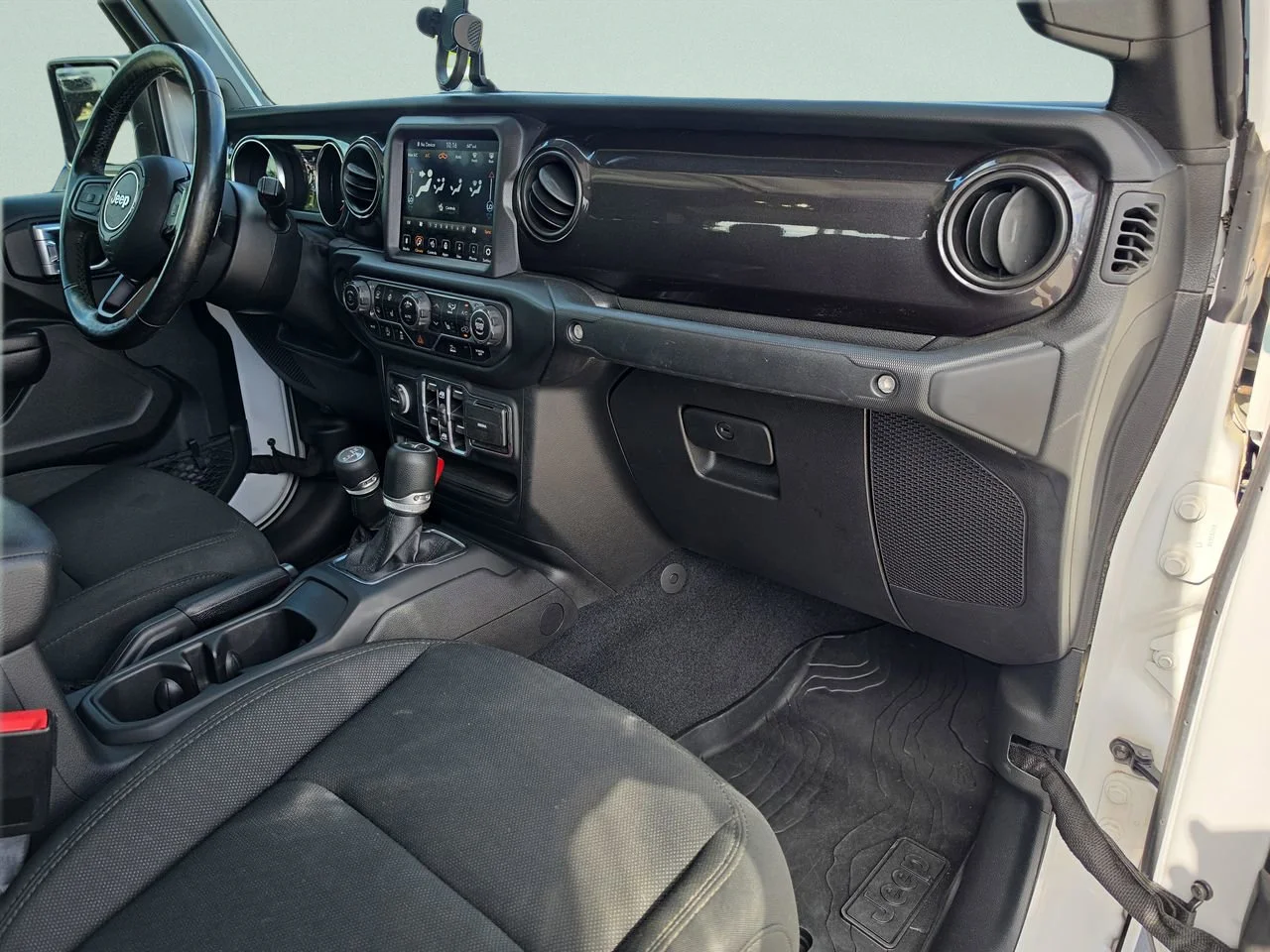 Used 2020 Bright White Clearcoat Jeep Altitude image 14