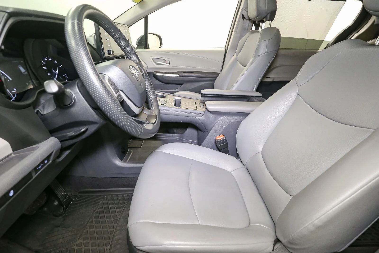 Used 2024 GY Toyota XLE image 44