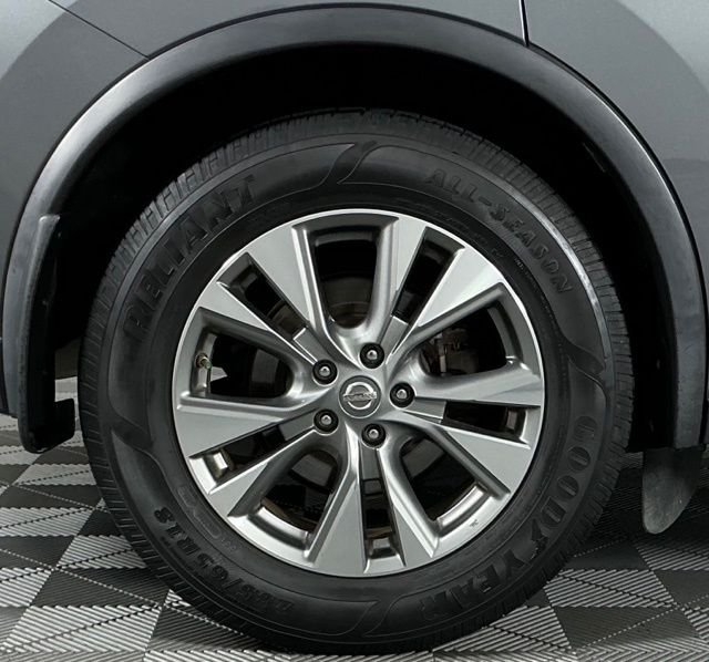 Used 2017 Gray Nissan SL image 10