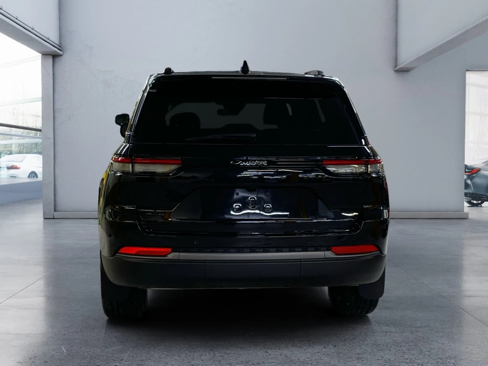 New 2026 Diamond Black Crystal Pearl Jeep Altitude image 4