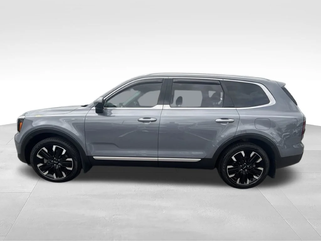 Certified Used 2023 Silver Kia SX-Prestige image 2