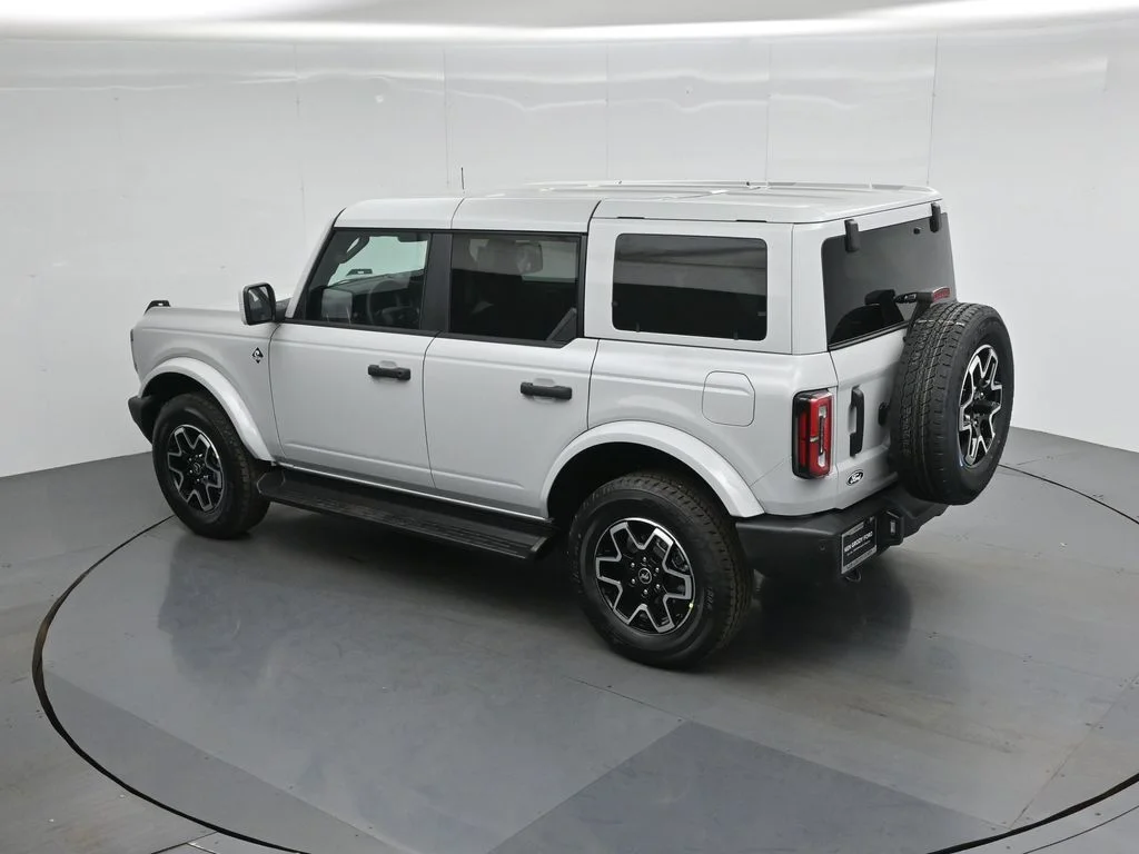 New 2026 Avalanche Gray Ford Outer Banks image 41