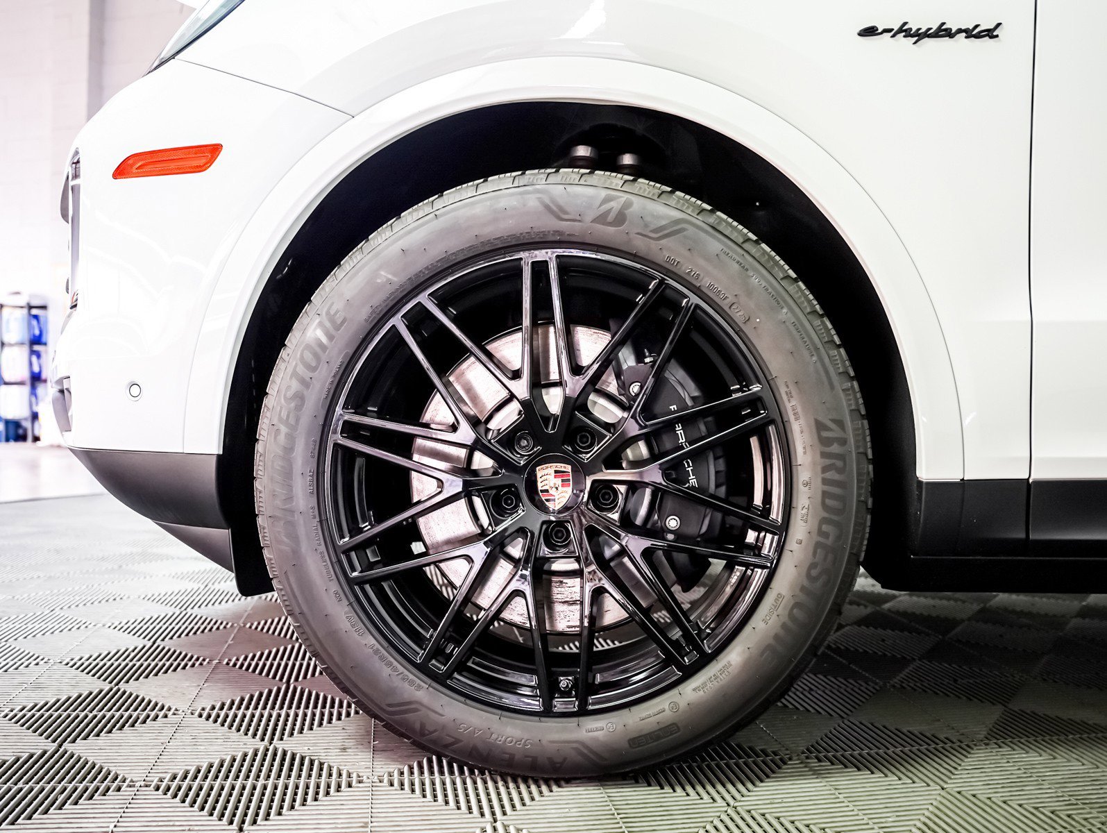 2026 Porsche Cayenne Coup E-Hybrid - Photo 14