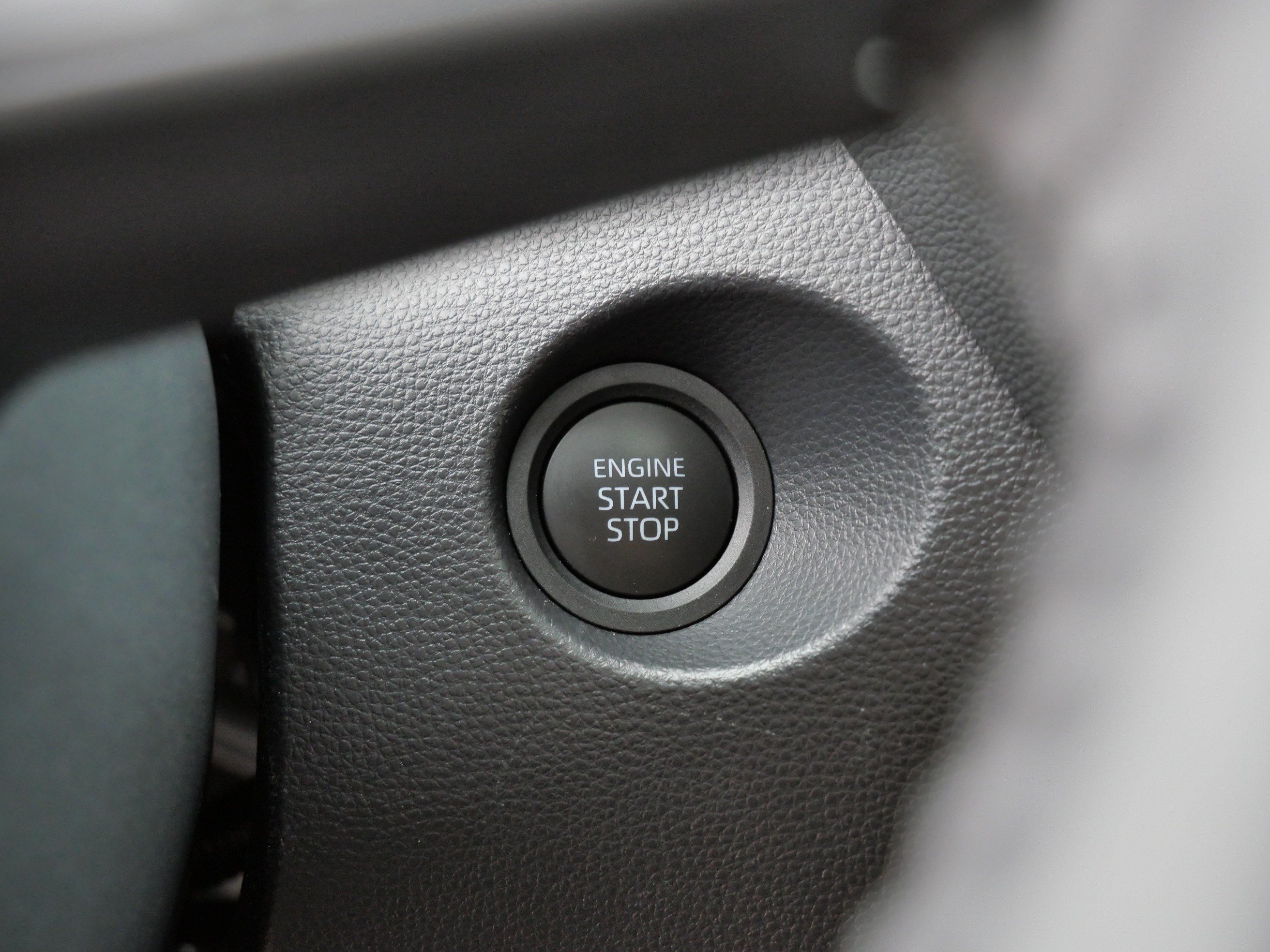 Used 2025 Blue Crush Metallic Toyota XLE image 30