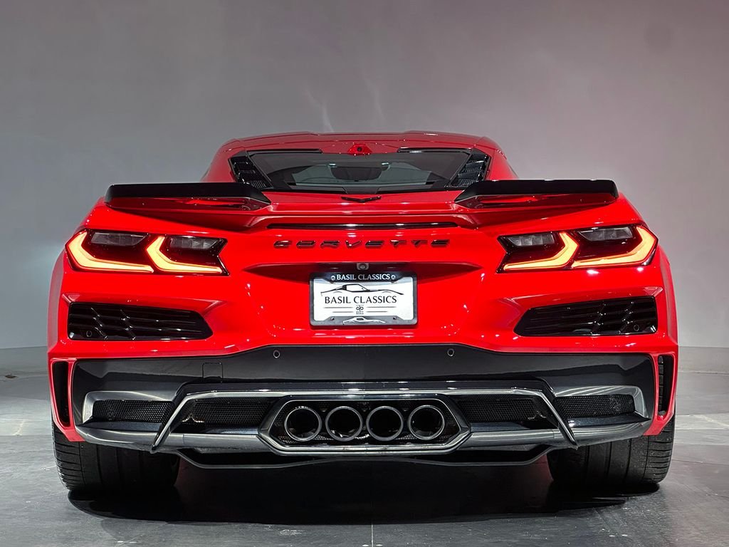 Used 2024 Red Chevrolet Z06 image 32