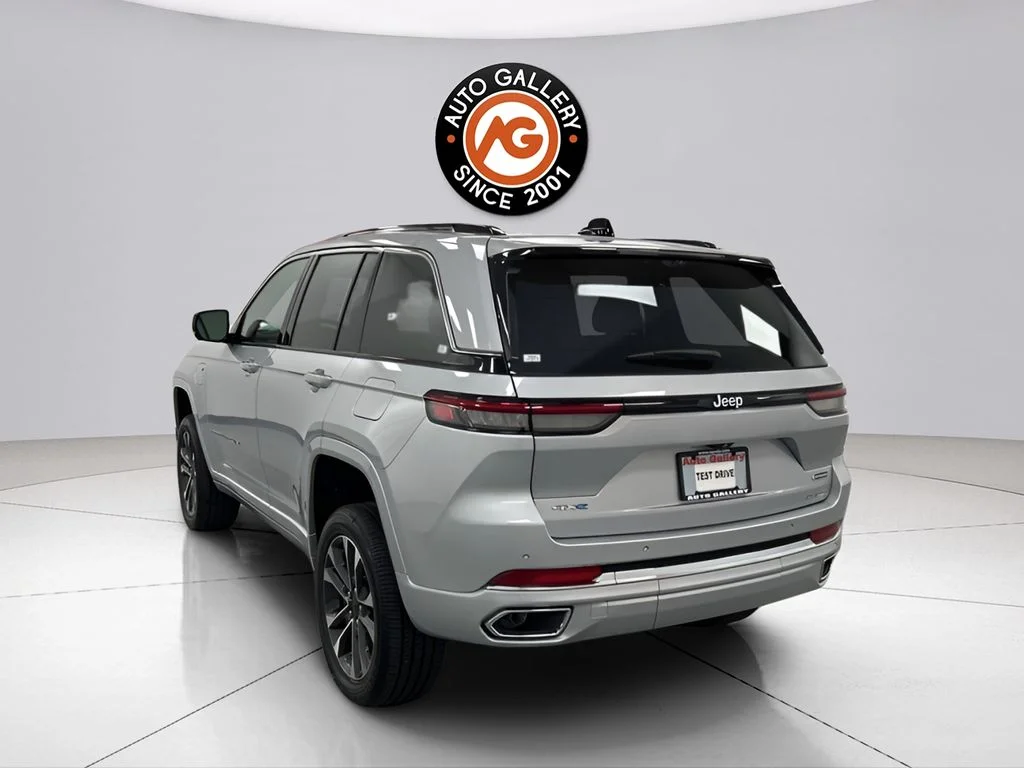 Used 2022 Silver Jeep Overland 4xe image 5