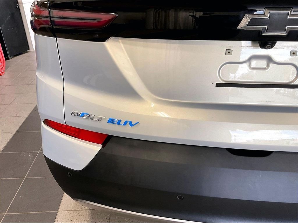 Used 2023 Silver Chevrolet Premier image 28