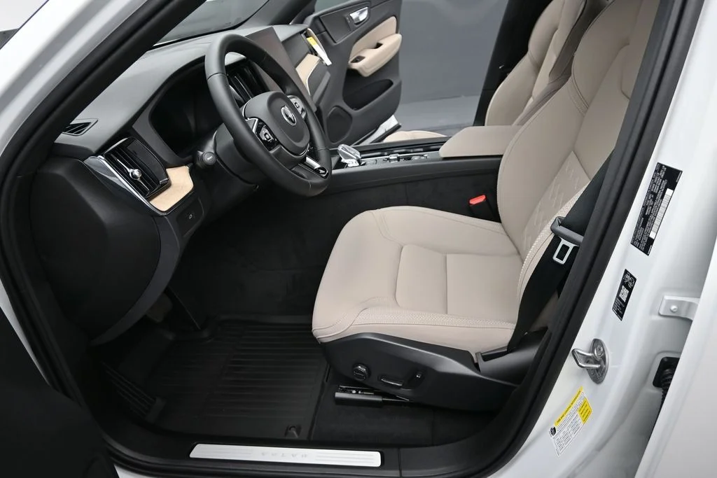 Used 2026 Crystal White Volvo Plus image 10