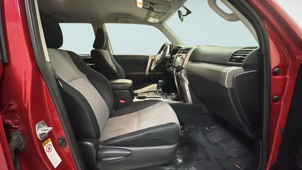Used 2015 Red Toyota SR5 image 8