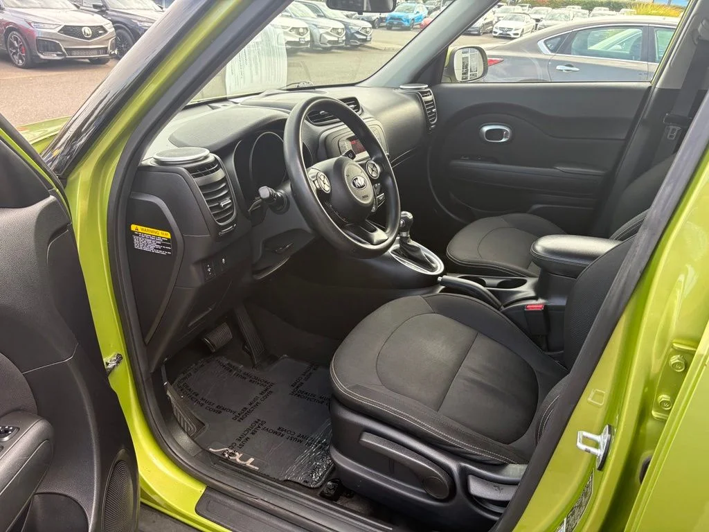 Used 2014 Green Kia Plus image 13