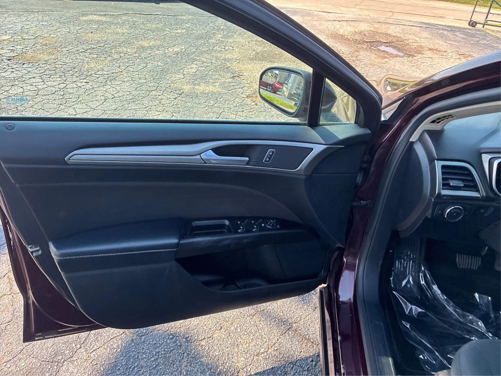 Used 2017 Burgundy Velvet Metallic Tinted Clearcoat Ford SE image 19
