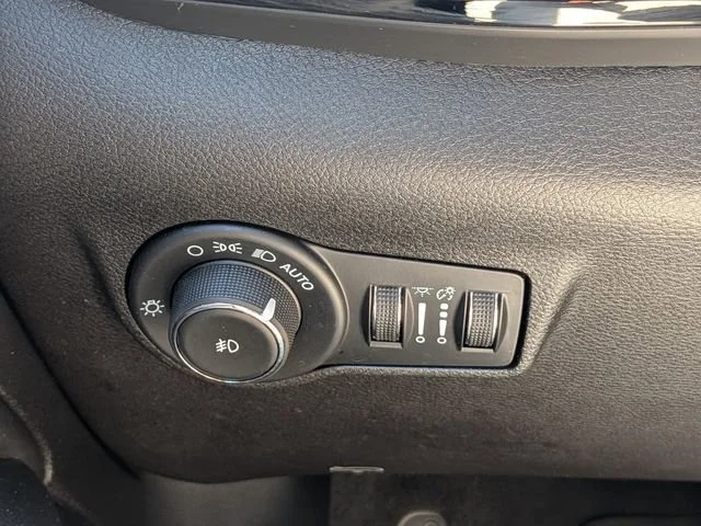 Used 2025 Silver Jeep Trailhawk image 23