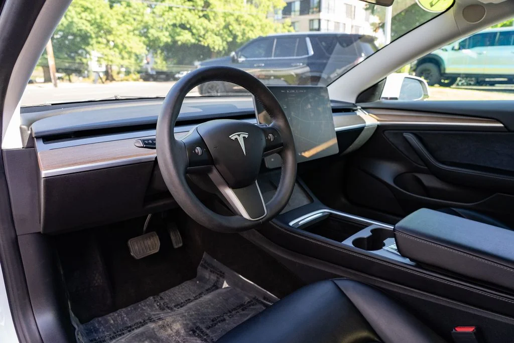 Used 2022 White Tesla Long Range image 17