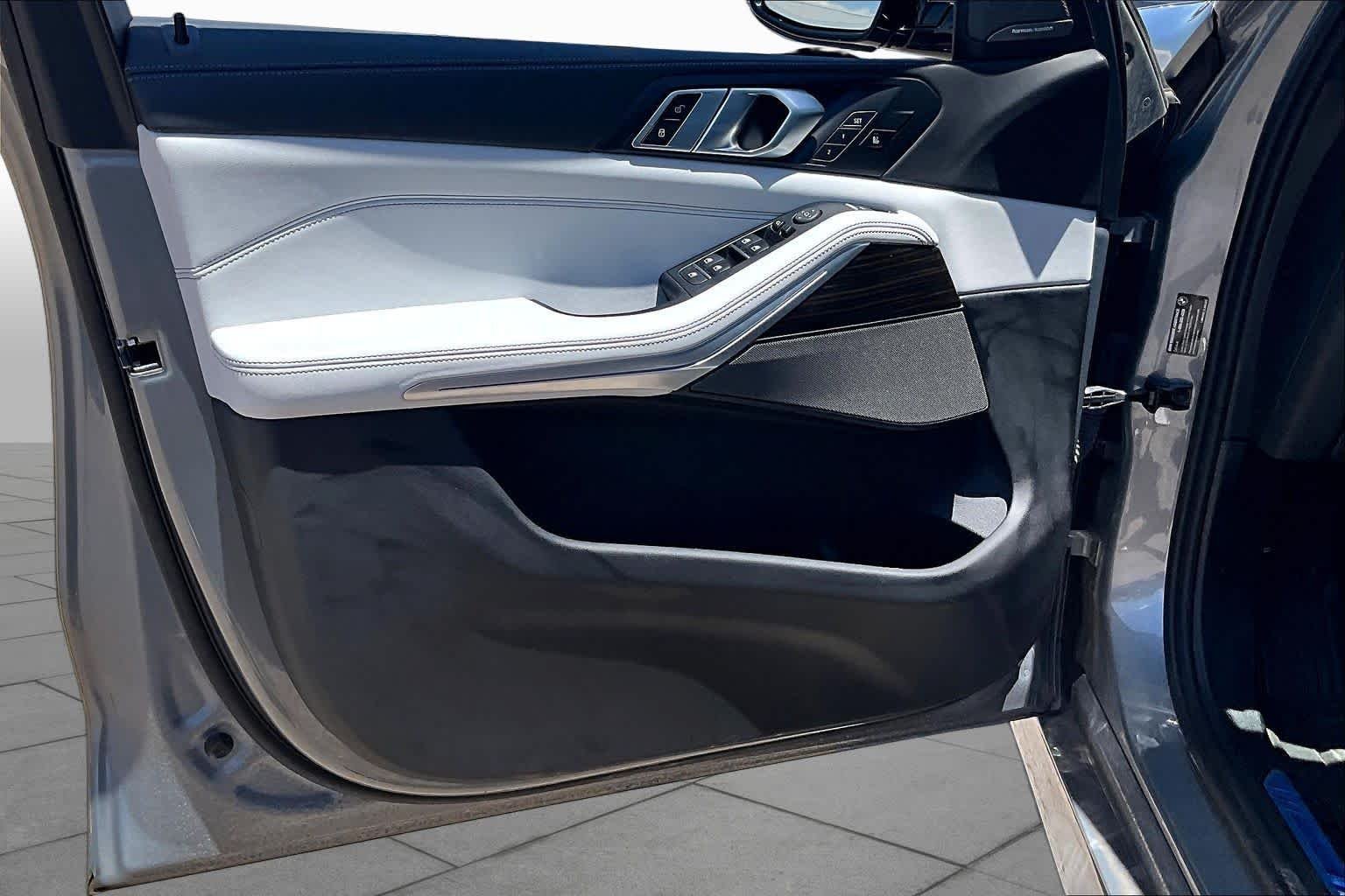 Certified Used 2025 Skyscraper Grey Metallic BMW xDrive40i image 19