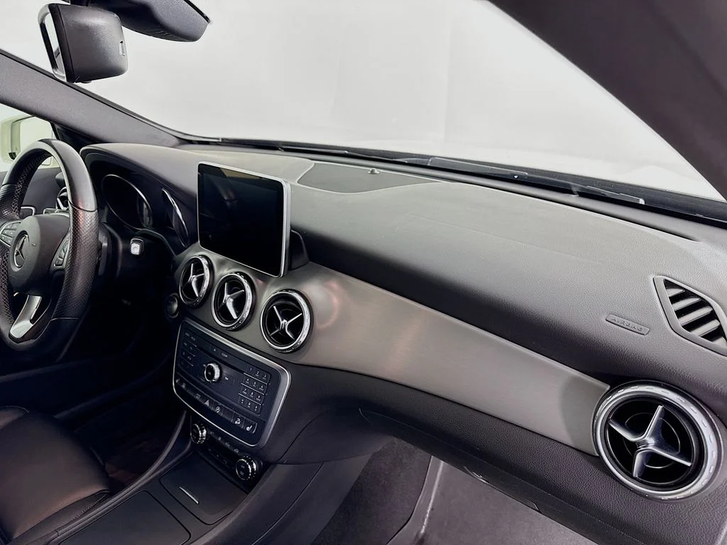 Used 2016 Cirrus White Mercedes-Benz GLA 250 image 31