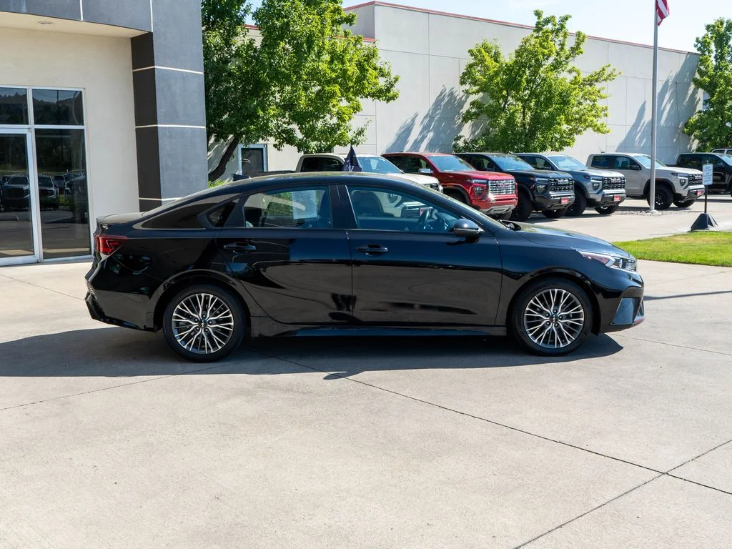 Used 2023 Black Kia GT-Line image 8
