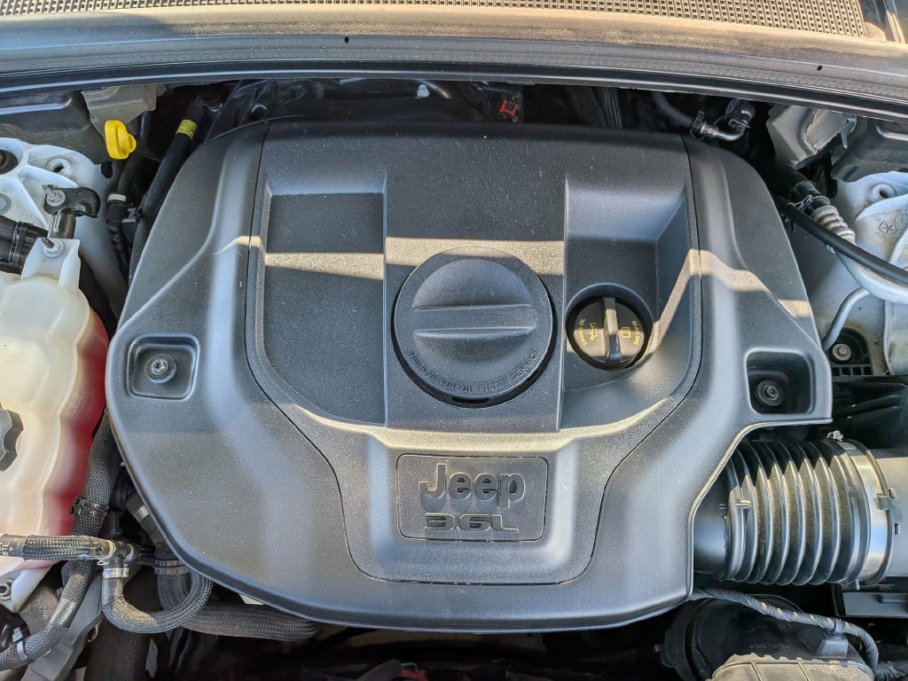 Used 2023 White Jeep Overland image 13