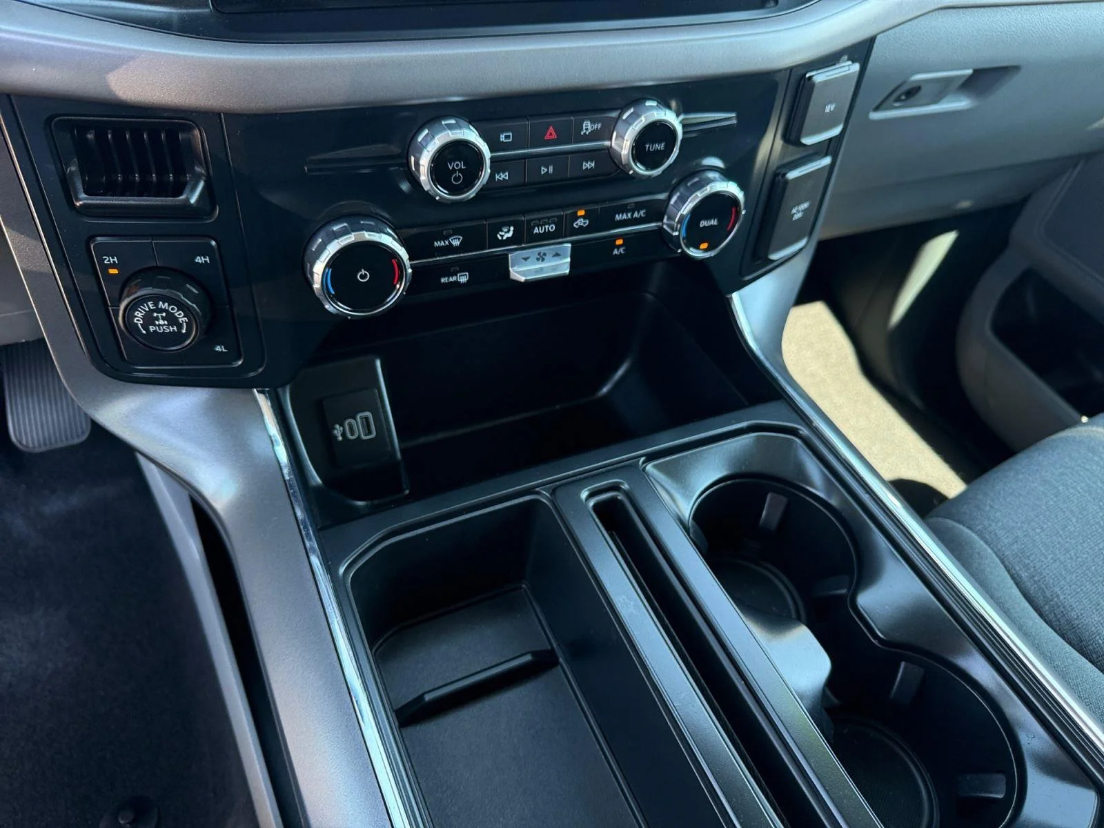 Used 2025 Gray Ford XLT image 12
