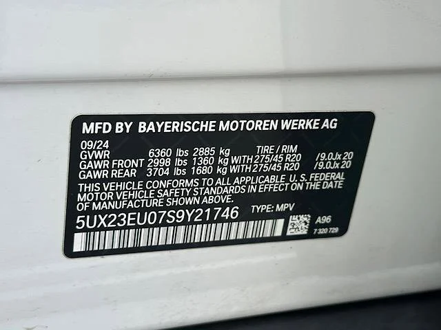 Certified Used 2025 Mineral White Metallic BMW xDrive40i image 30