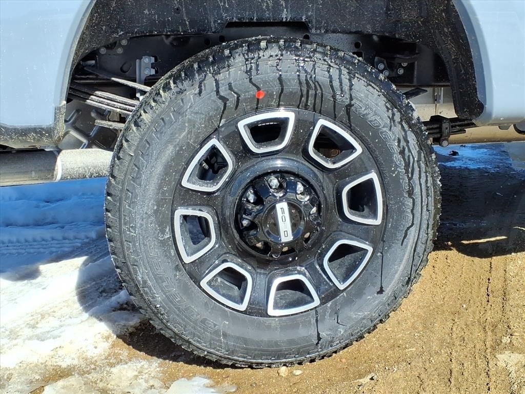 New 2026 Glacier Gray Metallic Tri-Coat Ford F-350® Platinum® image 11