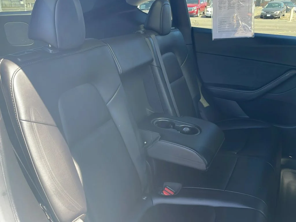 2022 Tesla Model Y Long Range - Photo 23