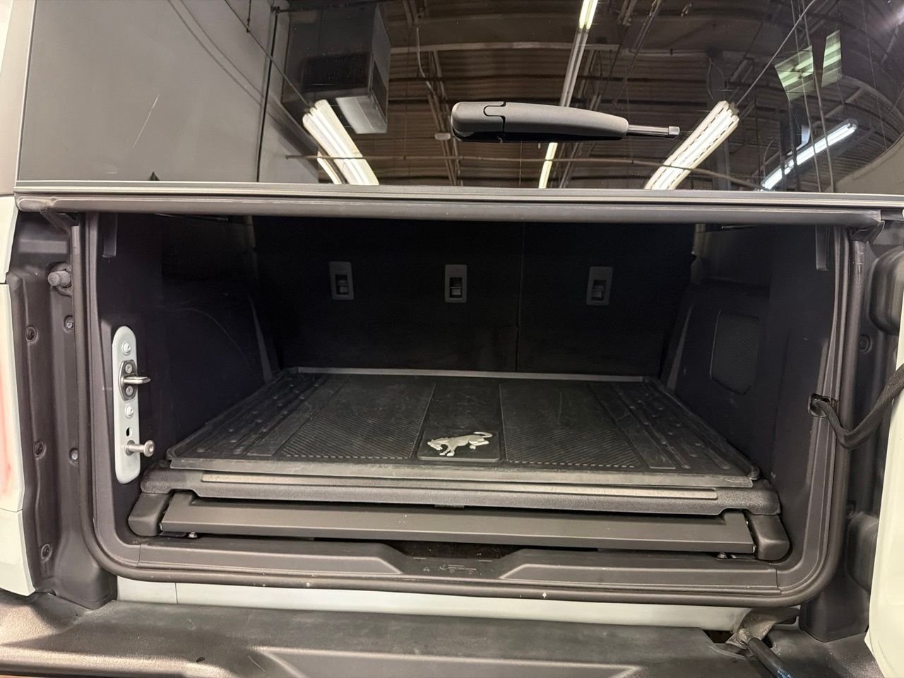 Used 2023 Gray Ford Wildtrak image 17