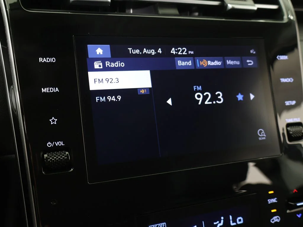 Used 2024 White Pearl Hyundai SEL image 45