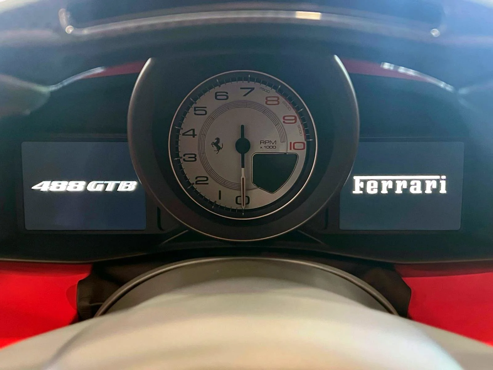 Used 2019 White Ferrari  image 30