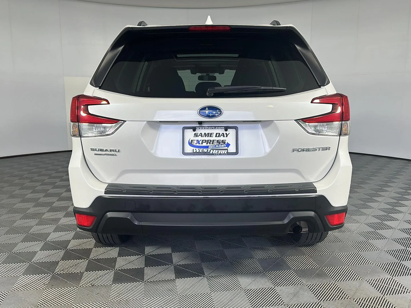 Used 2020 Crystal White Pearl Subaru Premium image 6
