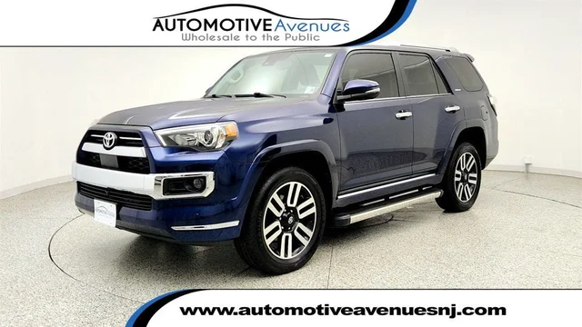2023 Toyota 4Runner Limited 4WD w/ 3rd Row Seating