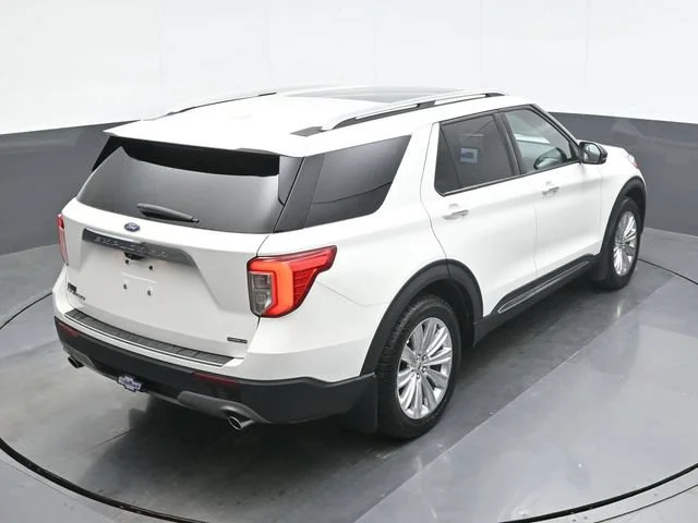 Used 2021 White Ford Limited image 17