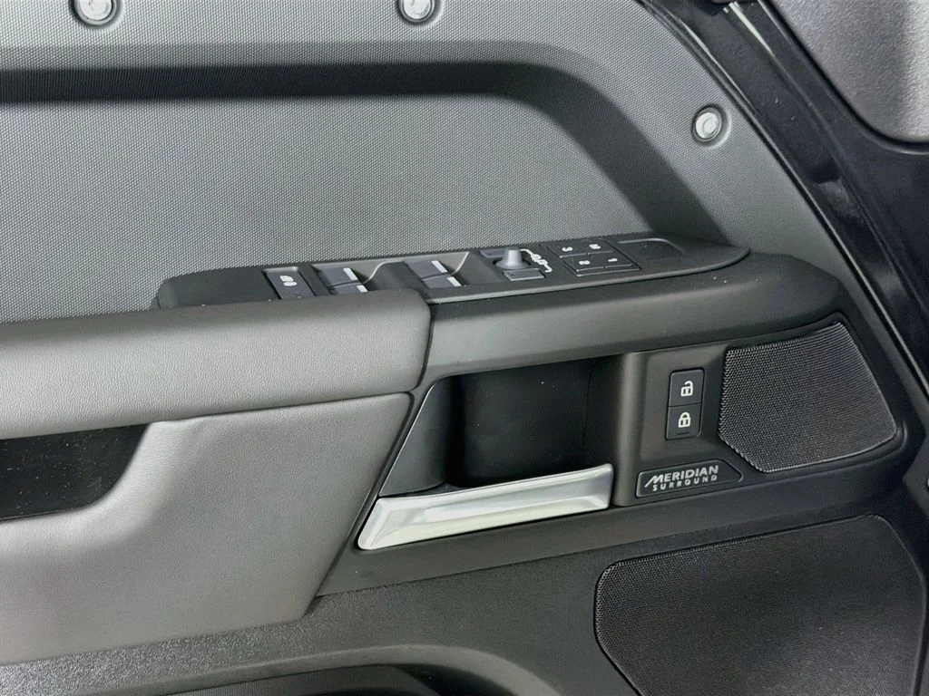 New 2026 Carpathian Grey Land Rover X-Dynamic SE image 18