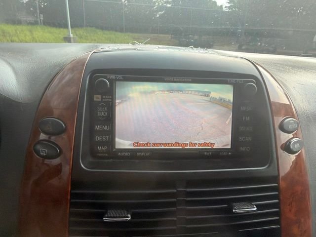Used 2008 White Toyota XLE image 21