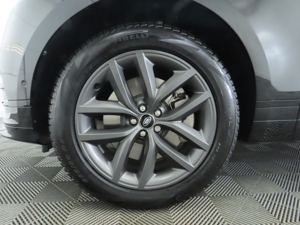 Used 2026 Santorini Black Metallic Land Rover Dynamic SE image 32