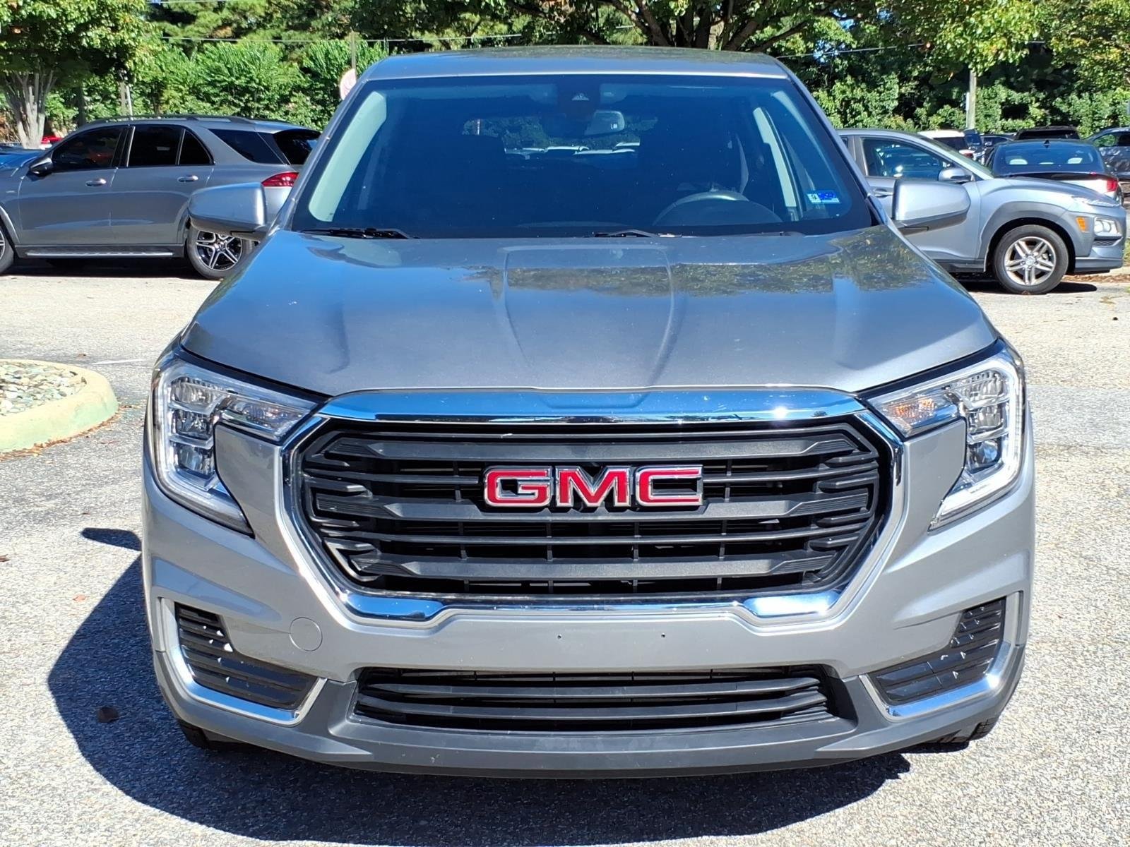Used 2024 Sterling Metallic GMC SLE image 2