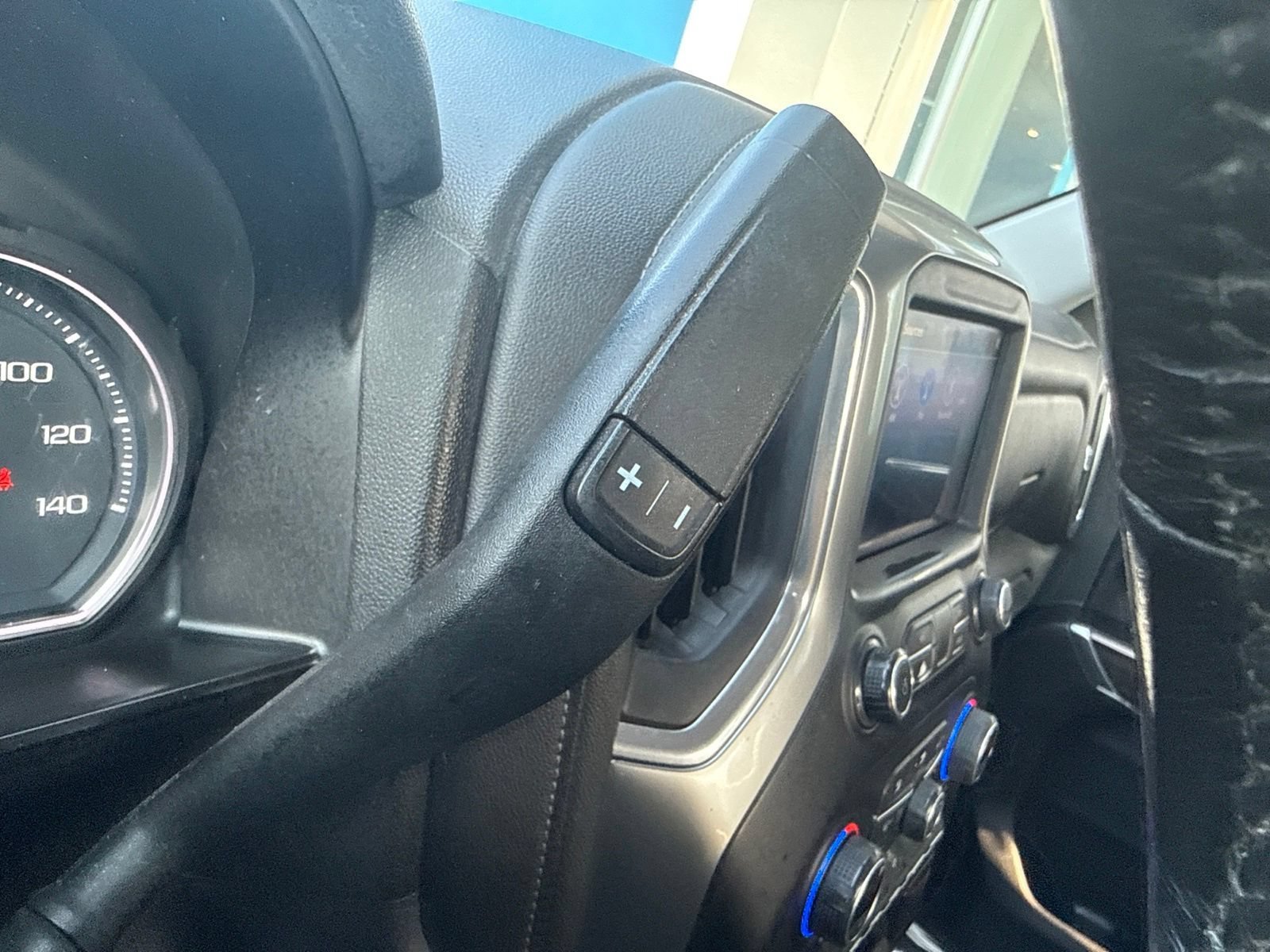 Used 2020 Shadow Gray Metallic Chevrolet LT Trail Boss with Convenience Package - Trailering Package image 33