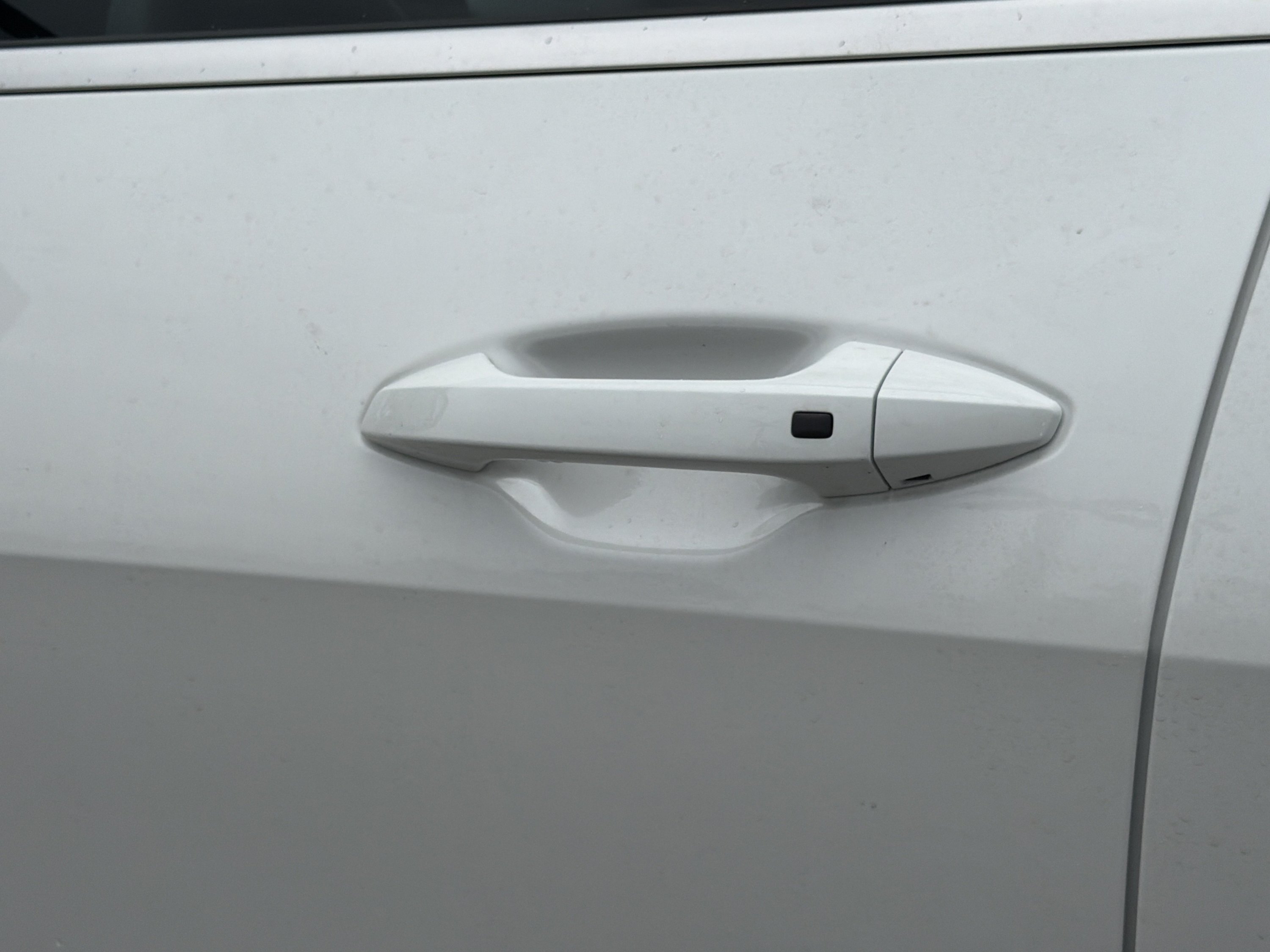 New 2027 Snow White Pearl Kia EX image 25
