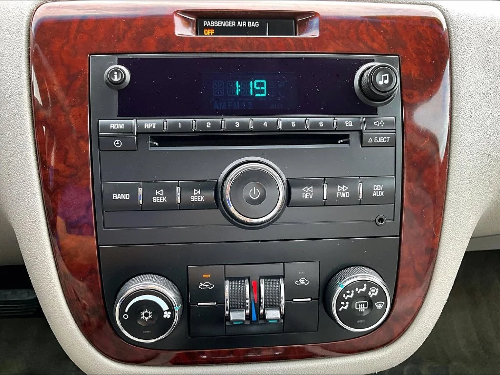 Used 2009 Blue Chevrolet LS image 16